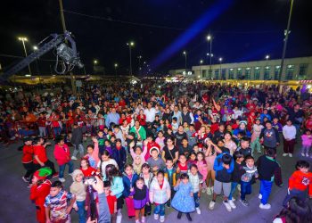 Más de 76 mil personas disfrutan en Reynosa un impresionante Desfile Navideño