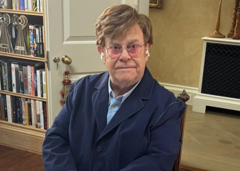 “He perdido la vista”, revela Elton John durante musical 