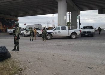 Hallan a cuatro hombres ejecutados en camioneta abandonada