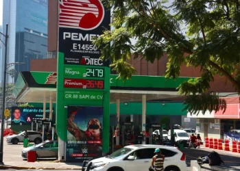 Aumento en el precio de las gasolinas se debe a la inflación, dice Presidencia