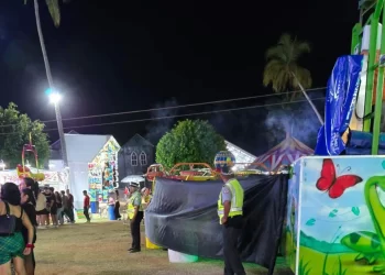 Colapsa juego mecánico en la Feria de Acapulco