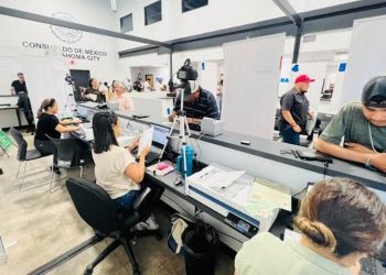 Tras amenaza de deportaciones, mexicanos en EU adelantan matrimonios