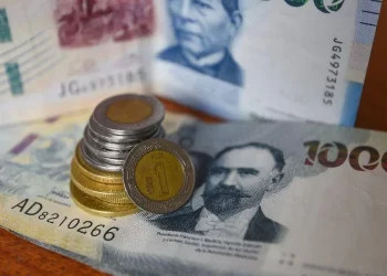 Peso cierra con depreciación semanal de 1.97% por aranceles de Trump 