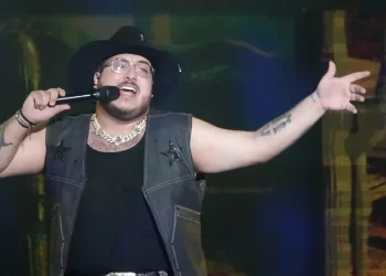 ¿Quiénes son Grupo Frontera? La agrupación está siendo cancelada por su presunto apoyo a Trump 