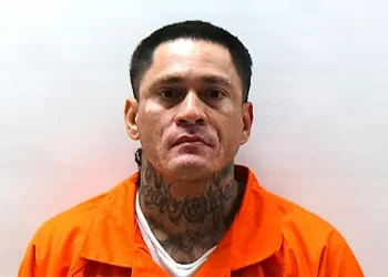 Le dan 25 años por agredir a su esposa con un martillo