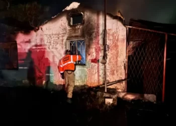 Nuevo León: Incendio en quinta cobra una vida