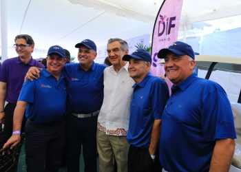 Premia gobernador Américo Villarreal a ganadores de Torneo de Golf DIF Tampico 2025