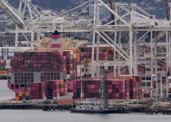 China responde a Trump con aranceles a hidrocarburos y vehículos