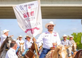 Encabeza Carlos Peña Ortiz la Cabalgata del Aniversario de Reynosa con más de 400 jinetes