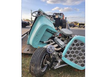 Un muerto en choque triple