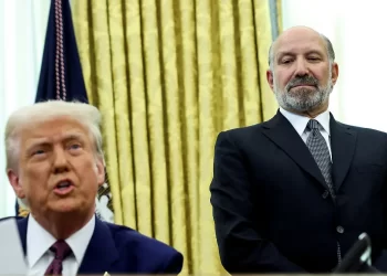 Aranceles a México y Canadá comenzarán el martes, insiste jefe de Comercio de EU