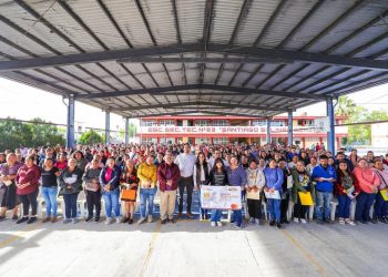 Entrega gobierno de Reynosa becas en la Secundaria Técnica 83
