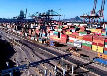 México, exento de aranceles por un mes tras llamada entre Trump y Sheinbaum