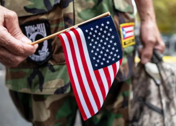 Trump recorta 80,000 empleos en Asuntos de Veteranos
