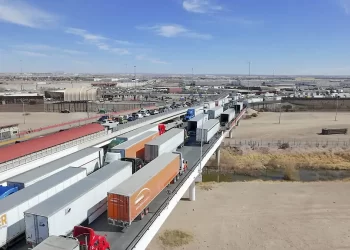 Trump anunciará esta tarde posible alivio arancelario para algunos sectores de Canadá y México 