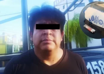 Hombre quema con alcohol a su pareja en Apodaca