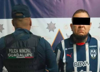 Detienen a “Millonario” por irrumpir en casa ajena y rapear por sus hijos