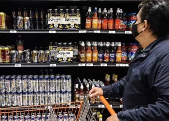 EU añade aranceles del 25% a importaciones de cerveza y latas de aluminio