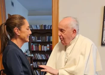 Sheinbaum lamenta fallecimiento del Papa Francisco: Deja un gran legado de amor al prójimo 