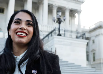 Mayra Flores, primera congresista nacida en México, busca recuperar escaño en el Congreso de EE.UU.