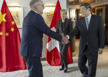 EU y China logran tregua comercial de 90 días