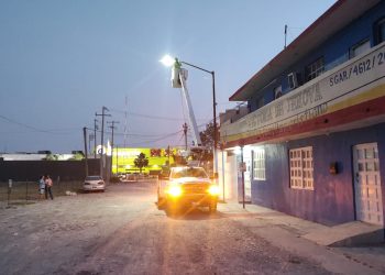 Alumbra Gobierno de Reynosa colonias Villas de La Joya y Villa de Esmeralda