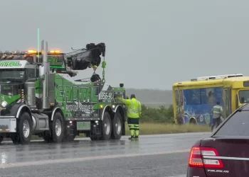Vuelca autobús de Valley Metro en carretera de Texas