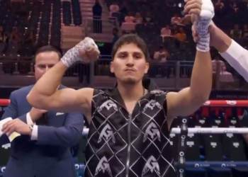 ¡Nocaut en menos de un minuto! Marco Verde tiene espectacular debut en el boxeo profesional