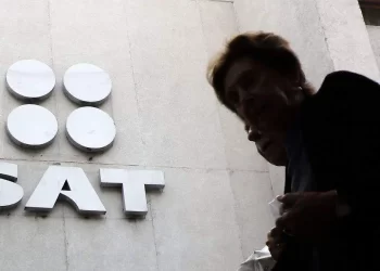 Aún no me devuelve nada el SAT: contribuyentes quedan en vilo por retrasos