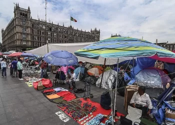 CNTE cumple dos semanas en paro: continuan protestas sin acuerdo con el gobierno federal