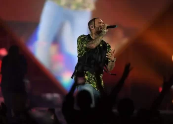 Chris Brown permanecerá detenido hasta junio por presunta agresión en Reino Unido