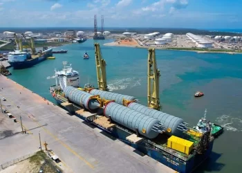 Fuga de aceite paraliza pesca en Dos Bocas