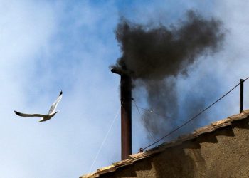 Cónclave continúa sin nuevo papa