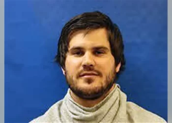Texas ofrece recompensa por sospechoso de asesinato prófugo