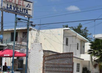 Se muere por brinco en hotel