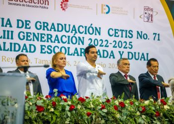 Asisten autoridades del Gobierno de Reynosa a graduación en el CETIS 71