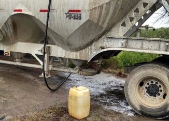 Catean empresas en Cadereyta y decomisan huachicol