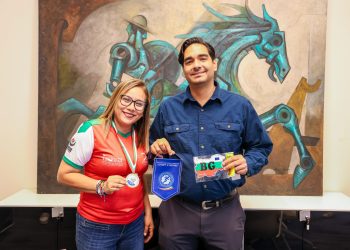 Recibe Gobierno de Reynosa a entrenadora del equipo ganador internacional de Voleibol