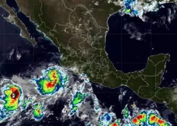 Bárbara se convierte en huracán categoría 1