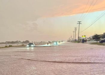 Tormenta provoca cierres viales en el Valle