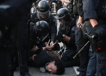 Newsom responsabiliza a Trump por violencia y toque de queda en Los Ángeles