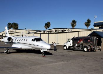 Exdirectiva de McCreery Aviation se declara culpable por fraude de 1.2 millones de dólares