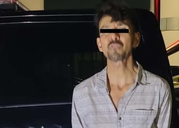 Hombre intenta incendiar casa de su esposa en Monterrey