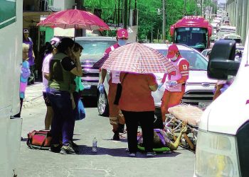 Mujer de la tercera edad muere tras ser arrollada por un microbús