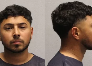 Arrestan a hombre por dejar a su hijo solo deambulando en la noche