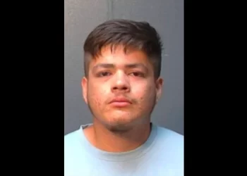 Detienen a joven en Brownsville por amenazar a policías en redes sociales