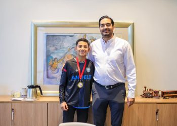 Recibe Gobierno de Reynosa a Hugo O. Ruiz talento reynosense en el futbol mundial