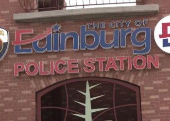 Detienen a menor por presunta amenaza contra secundaria en Edinburg