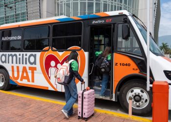 Estudiantes de la UAT inician estancia académica en Canadá