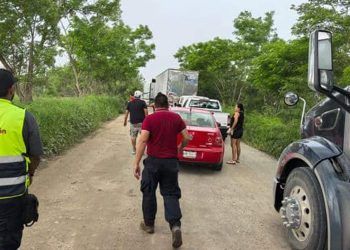 Campesinos bloquean por más de 24 horas la carretera Victoria–Matamoros